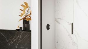 new trendy smart black kabiny i brodziki